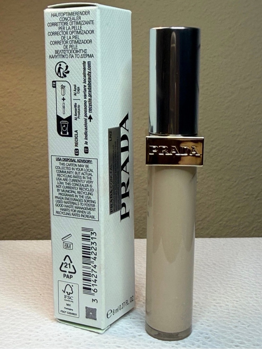 LN2 Prada Conceal - Blurring Micro-correction Concealer - Picture 4 of 5